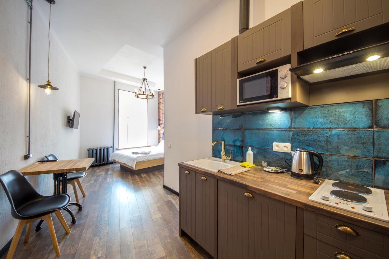 Loft Design Near Maidan דירה